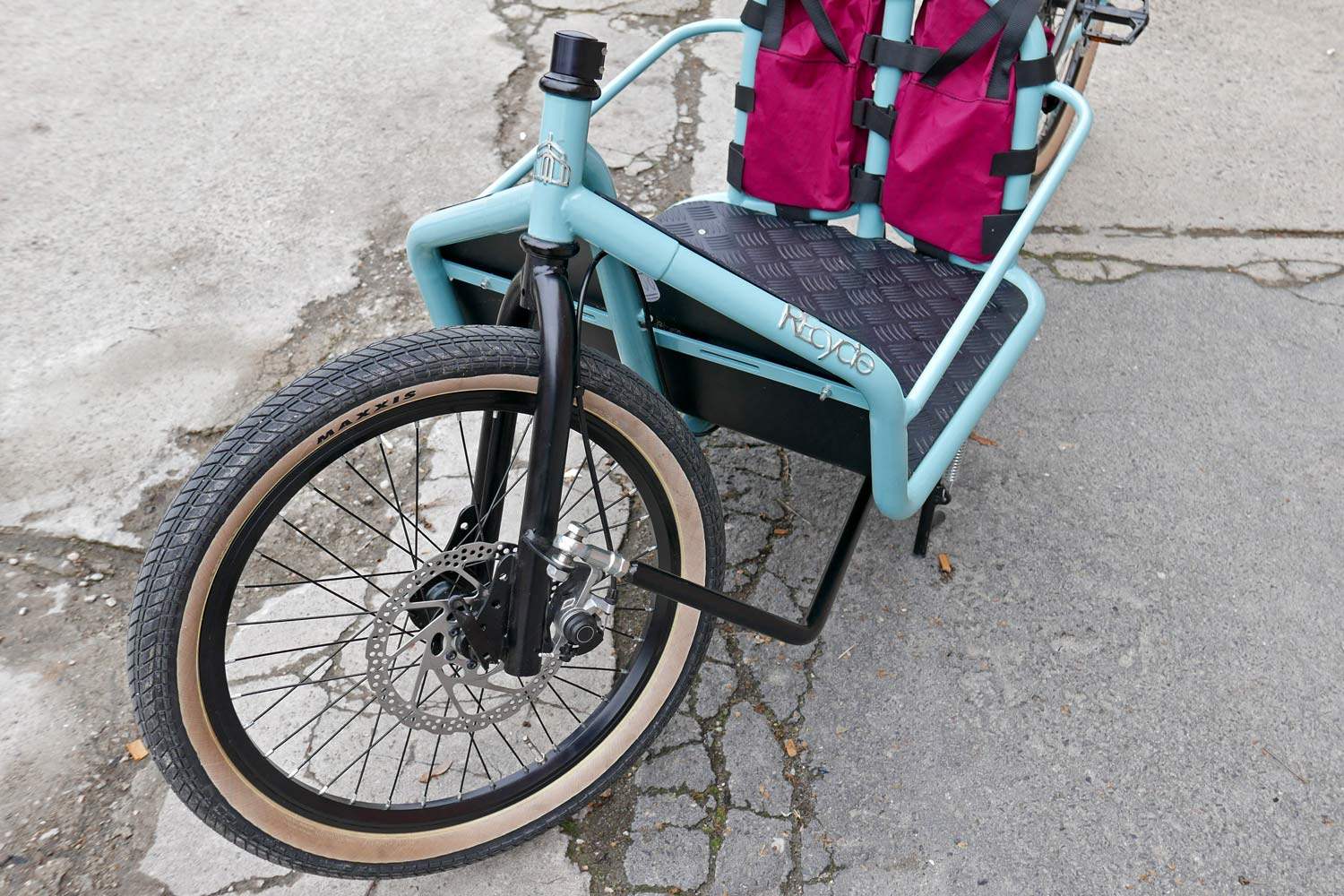REcycle Bronte modern recycled, upcycled steel custom handmade made-in-Italy cargo bike