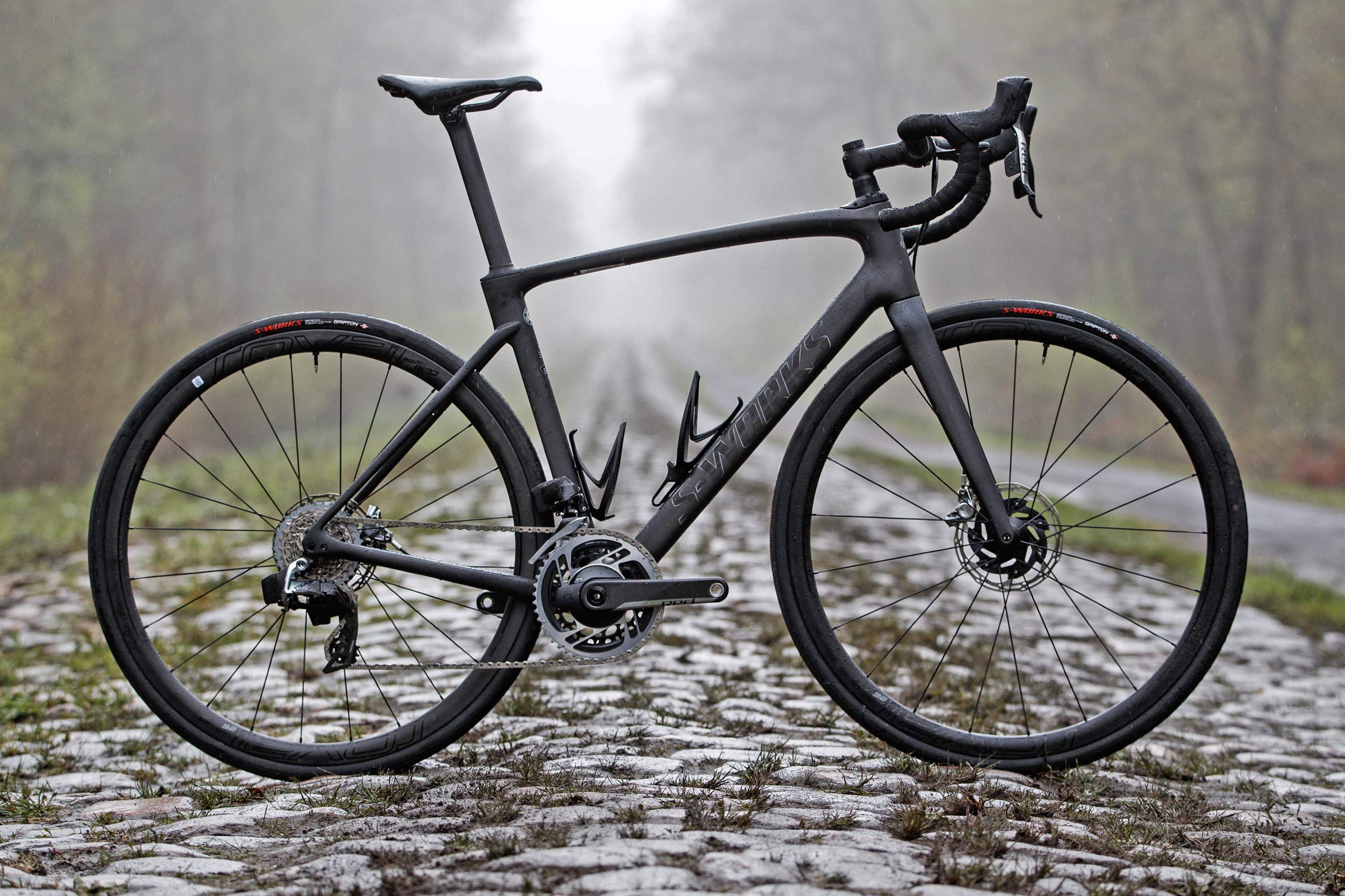 Specialized Roubaix carbon aero endurance comfort road race bike