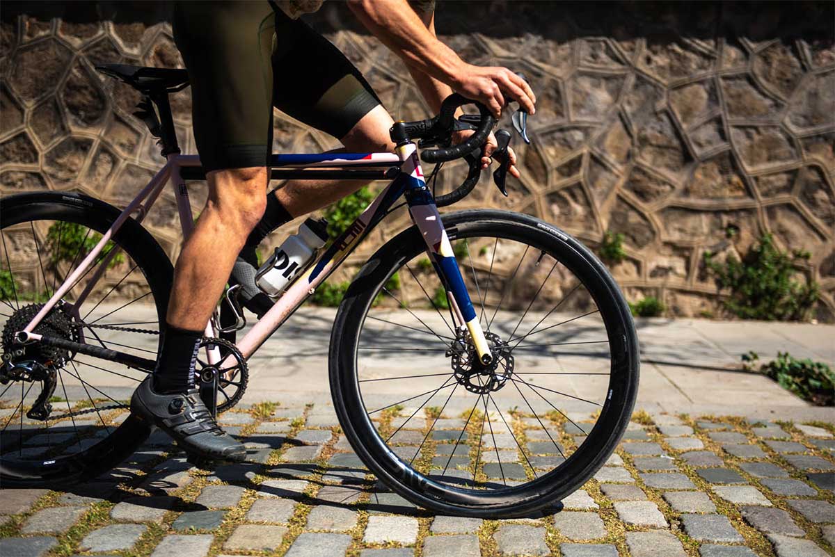enve ses 34 ar shallow aerodynamic road tubeless carbon disc brake wheels for all road bikes with wider tires