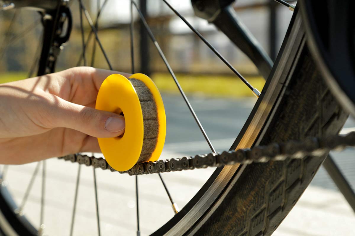 Flectr Lubri Disc gadget lubes your chain perfectly without the mess