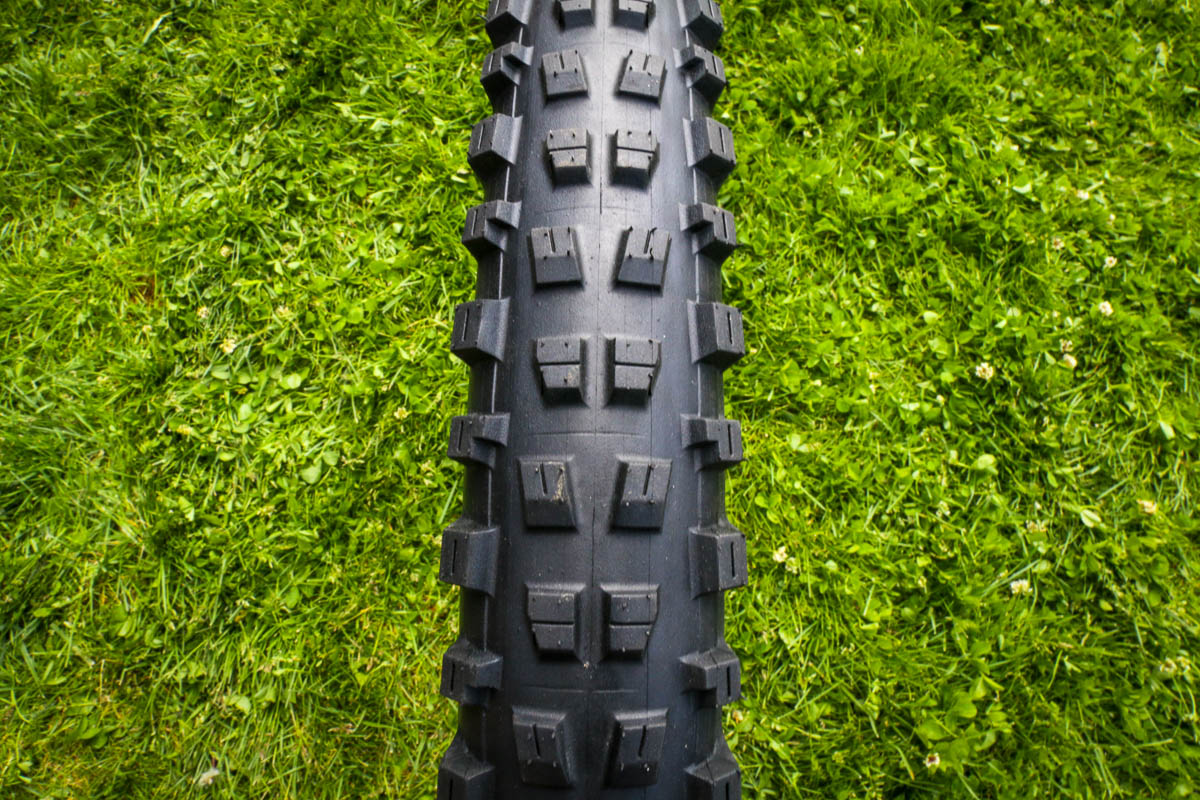 Continental teases gravel tires, Michelin DH tires to return, & more from Vee Tire Co.