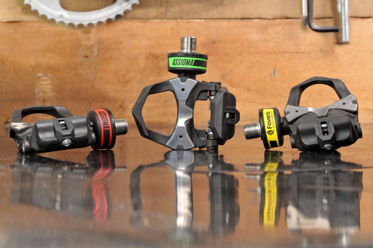 Favero Assioma power meter pedals, lightest two-sided left/right low maintenance pedal-based powermeter