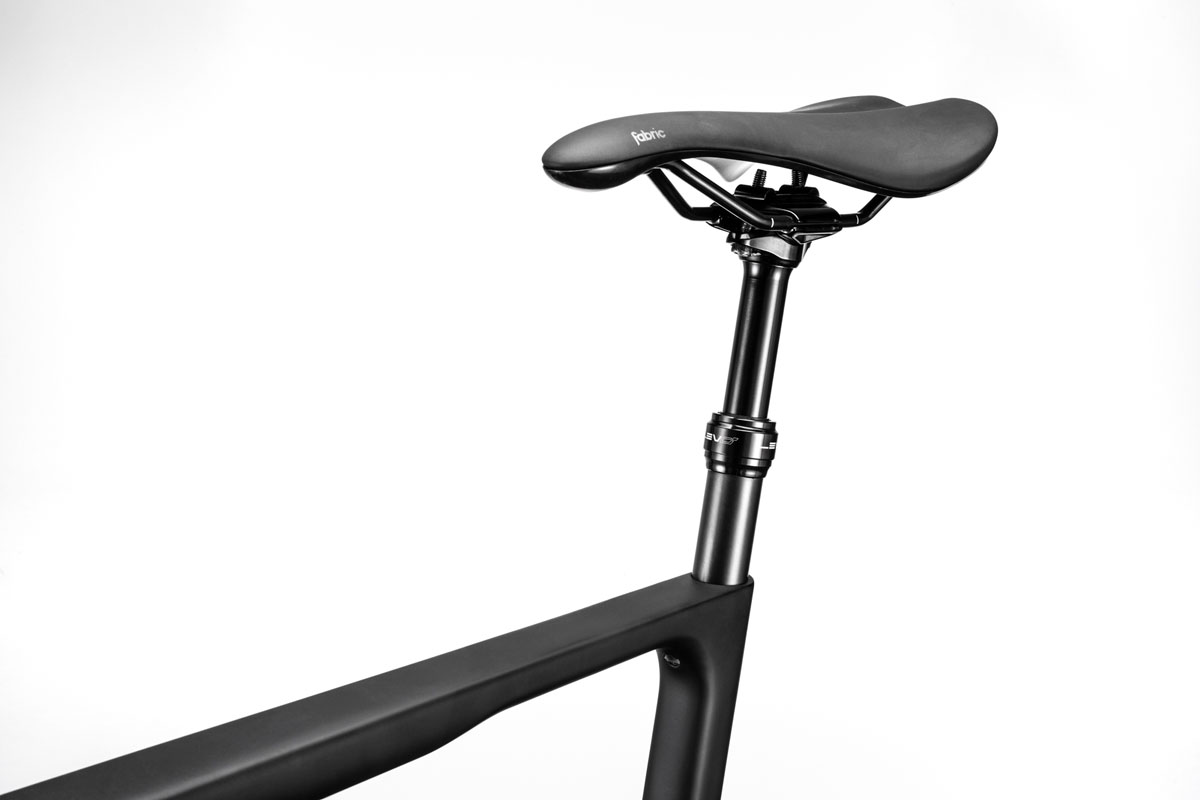 Cannondale Topstone Carbon gravel bike rolls a new frame with Kingpin rear suspension