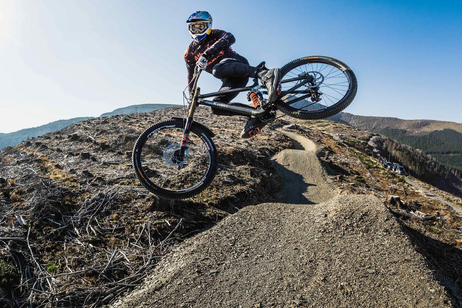 Friday Roundup: Ride with the Athertons, or Le Tour from home, deals, parties & more!