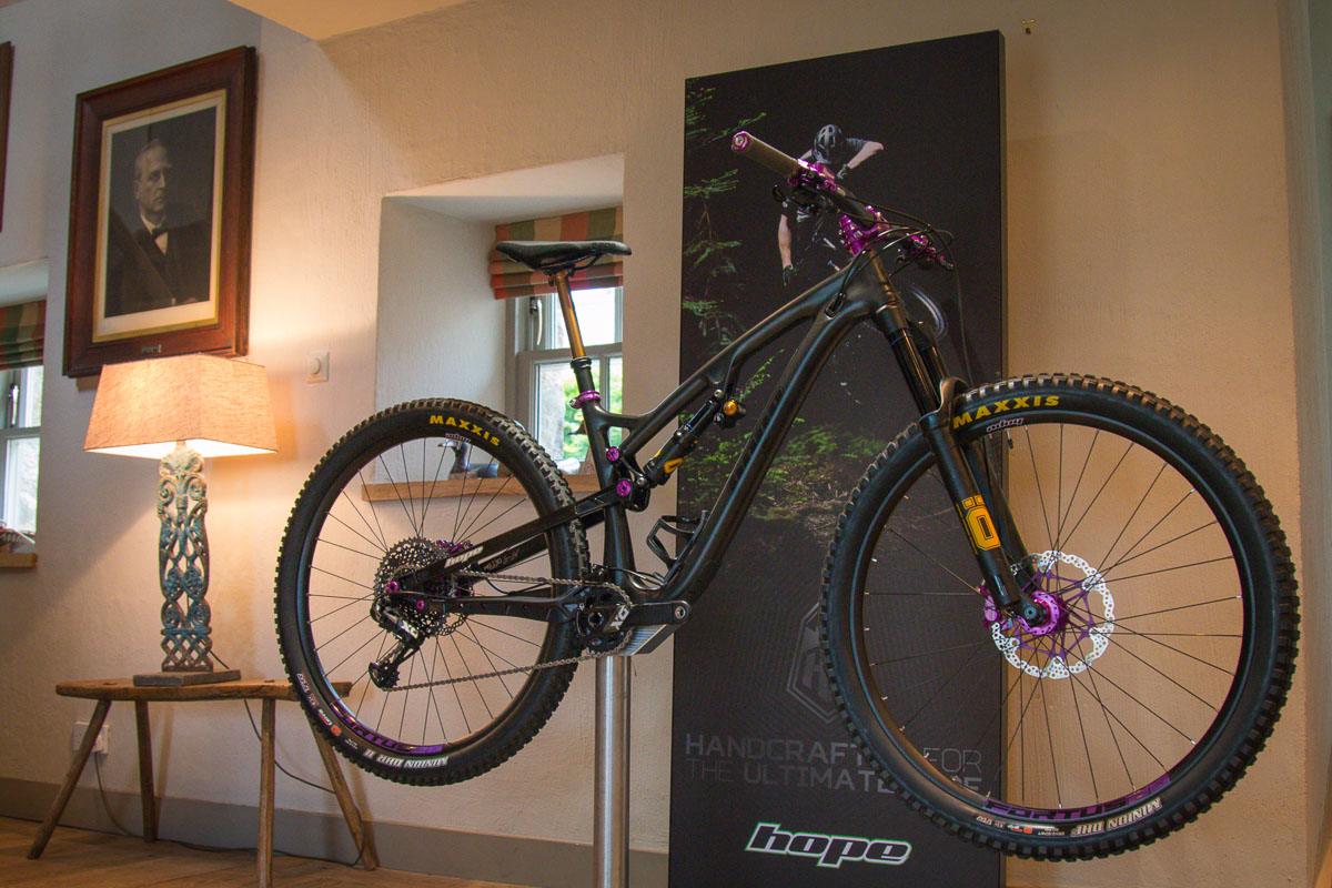 Hope HB130 aspires to be the perfect do-it-all trail bike
