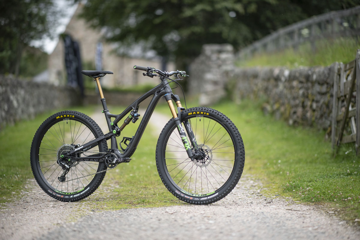 Hope HB130 aspires to be the perfect do-it-all trail bike