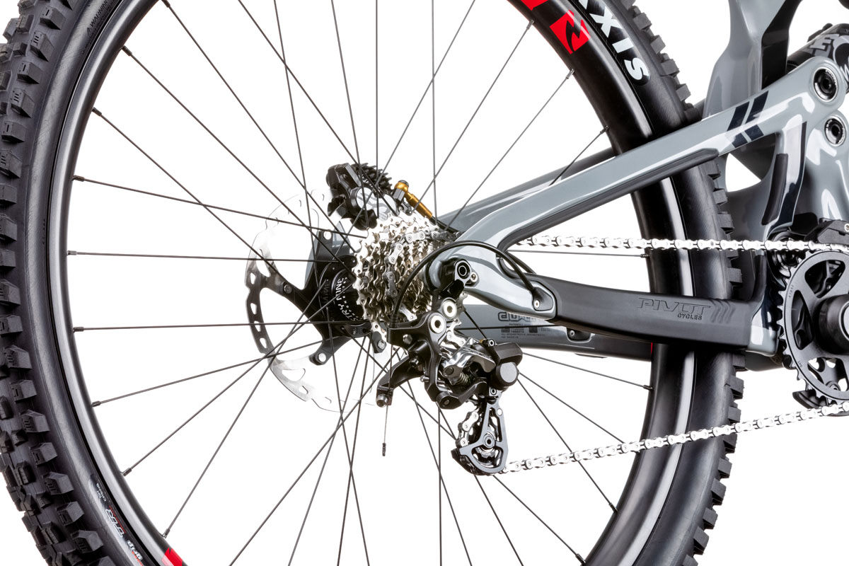 Pivot Phoenix 29 finally lands with big wheels and compact frame design