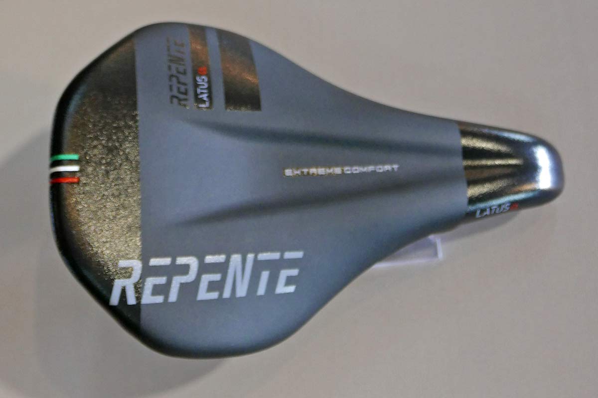 Repente Magnet & Latus CL carbon saddles, ultralight fixed base UD carbon rail bike saddles