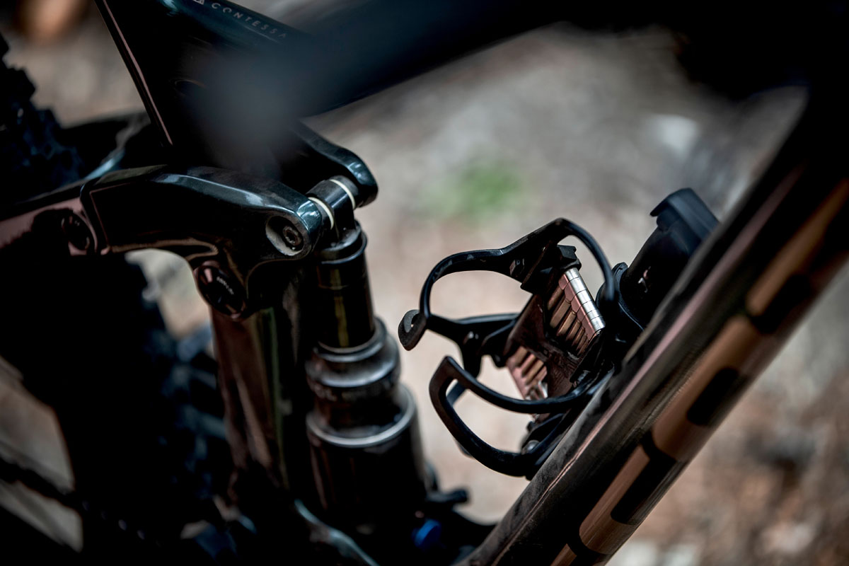 Syncros iS Tailor Cage suits integrated storage for bottle, multi tool, & pump or CO2