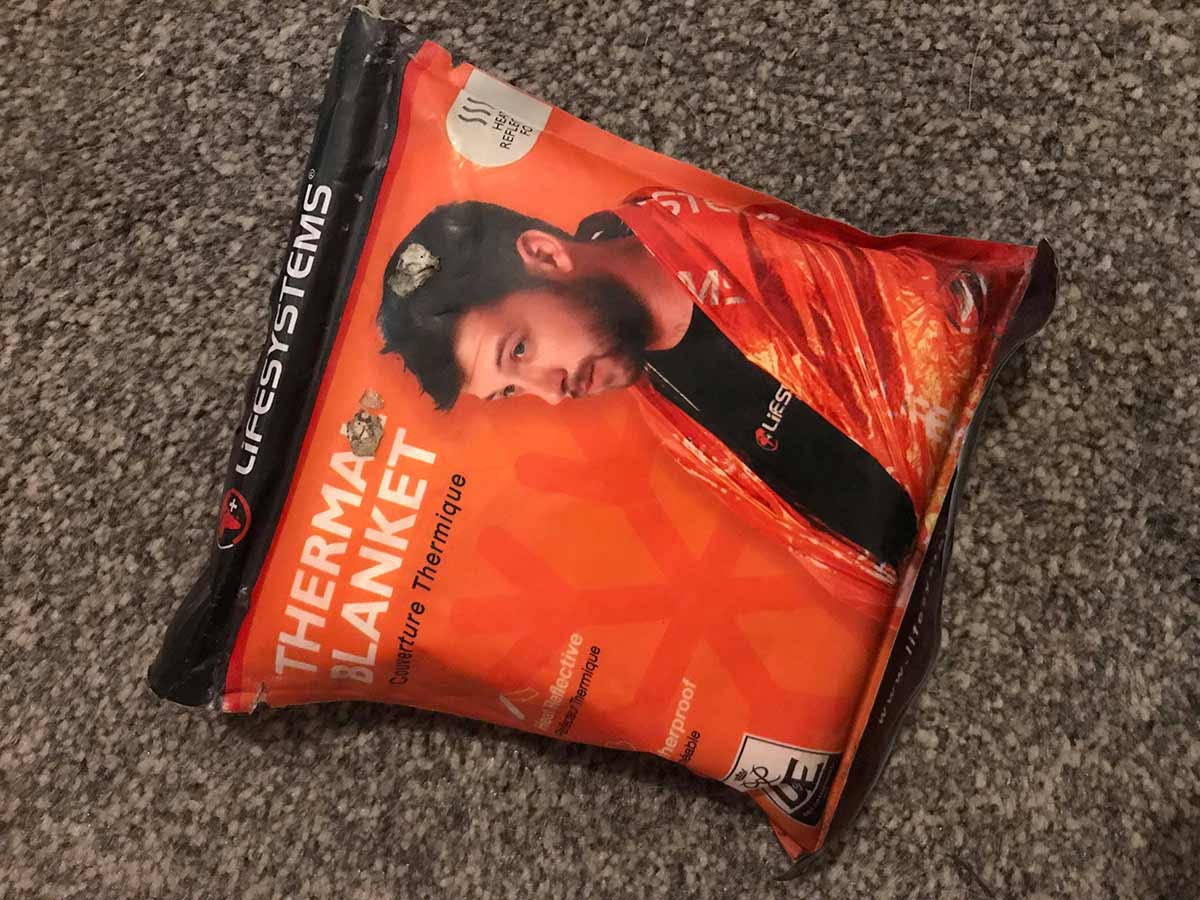 foil-thermal-blanket-emergency-mtb-equipment