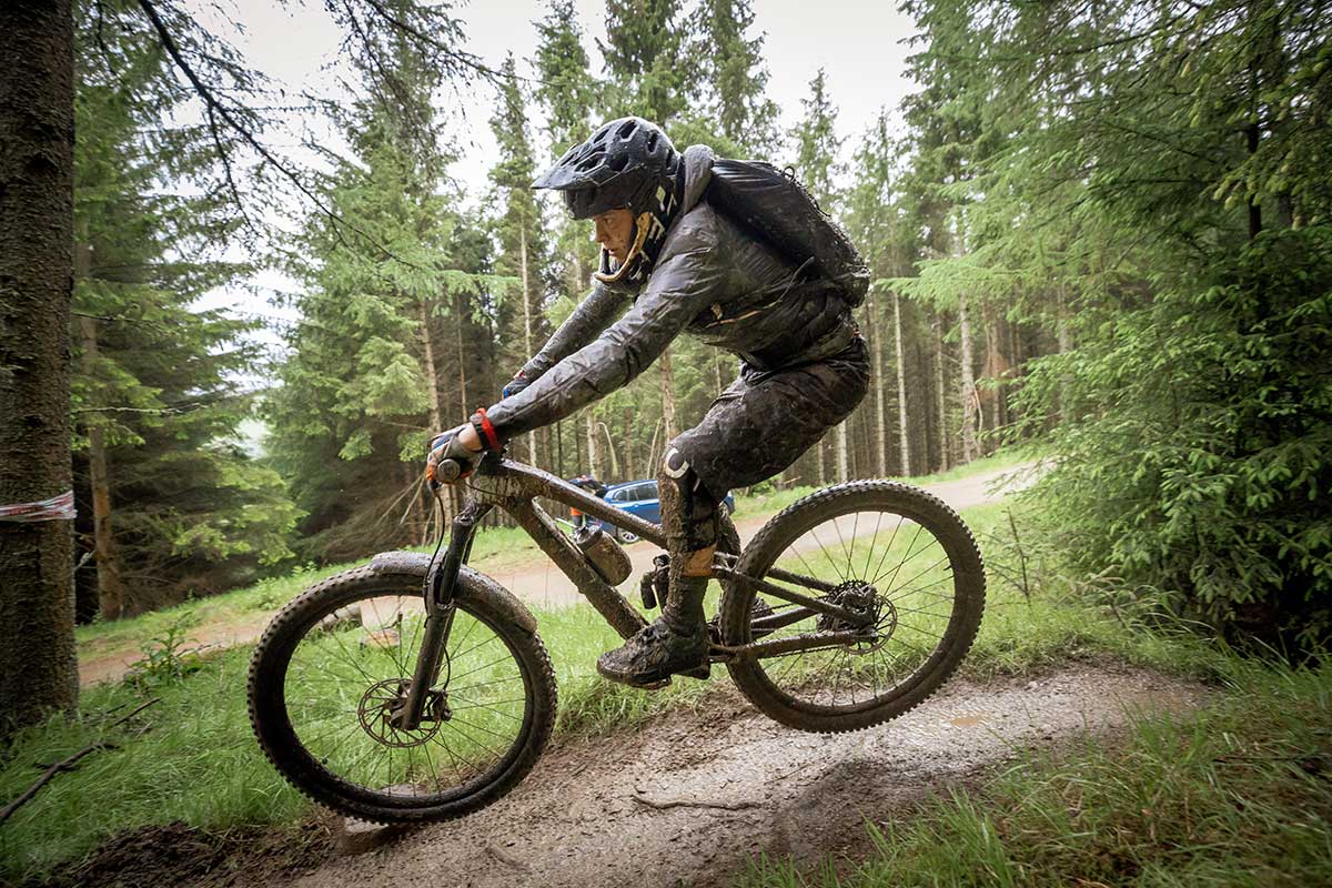 goretex-shakedry-waterproof-jacket-mtb