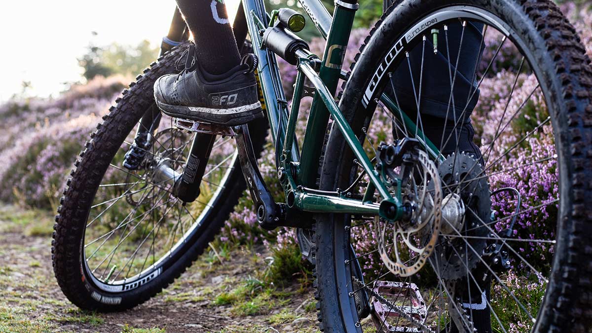 specialized-2fo-flat-review-mtb