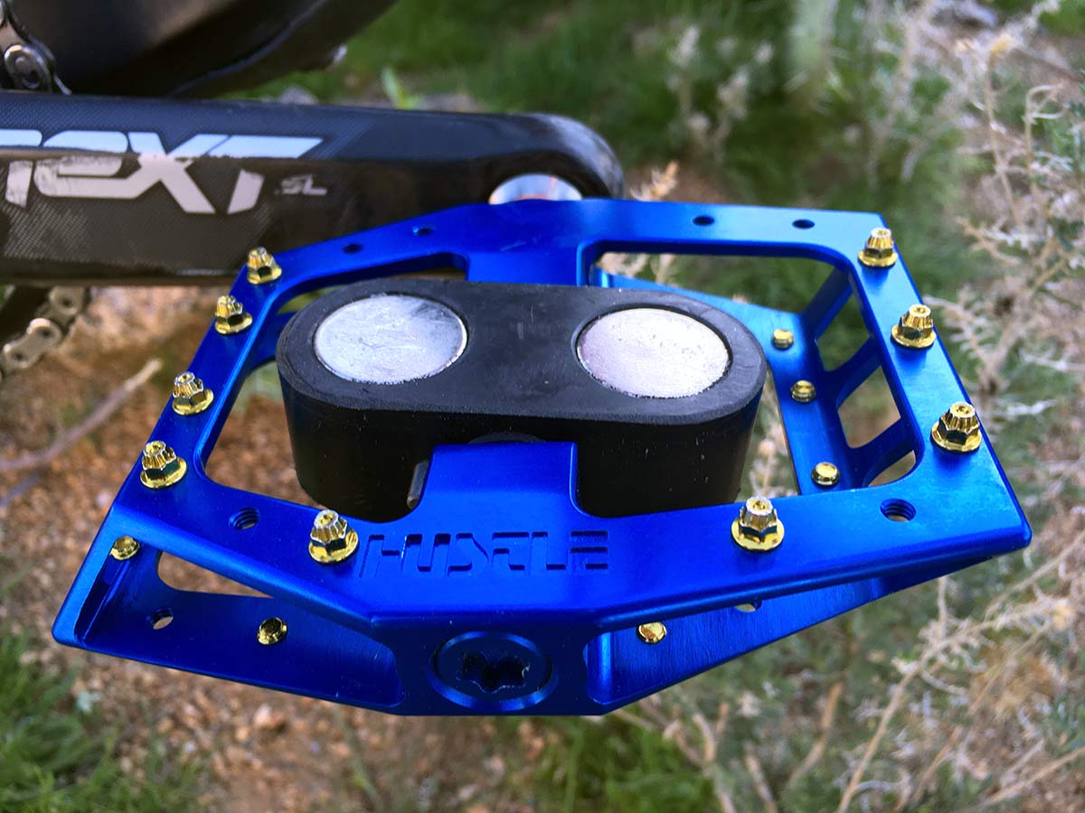 hustle bike labs magnetic pedals for mountain bikers