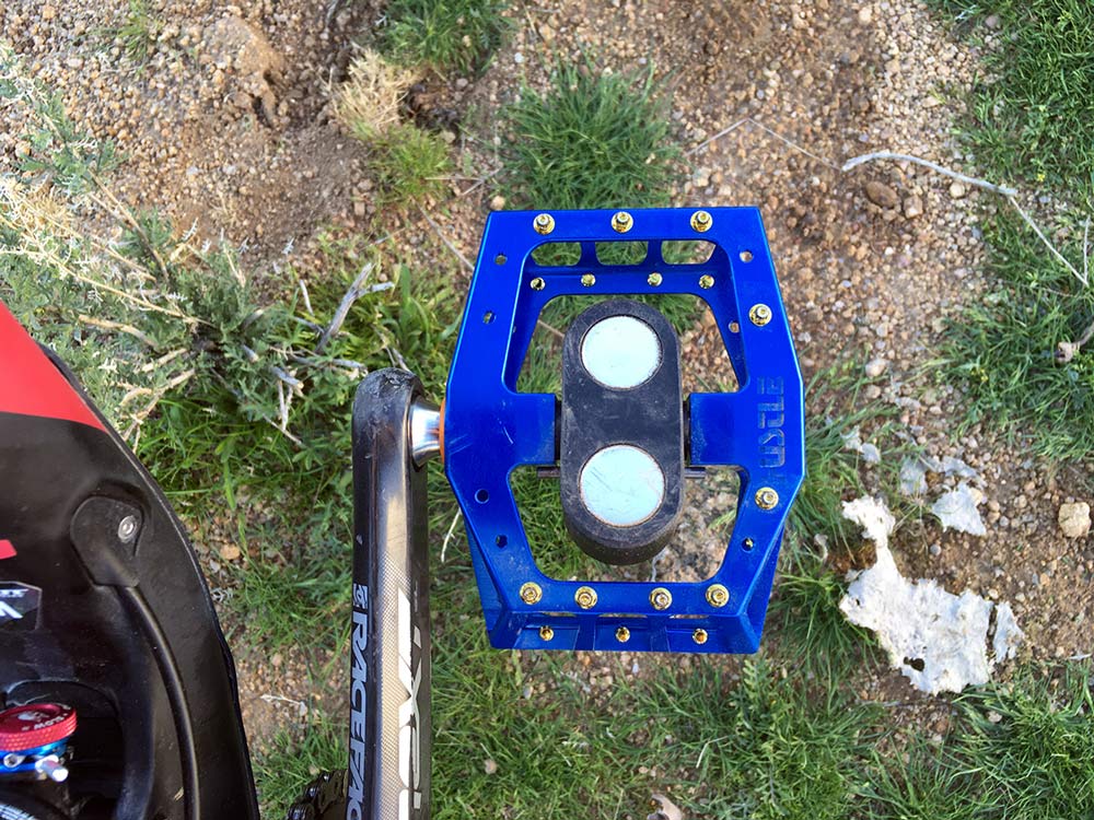 hustle bike labs magnetic pedals for mountain bikers