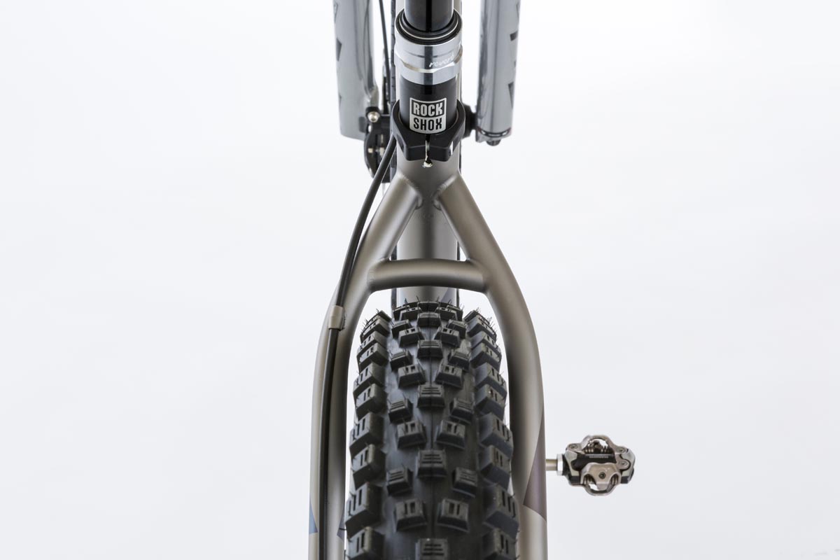 Moots Womble widens tire clearance & tubing for aggressive new titanium hardtail