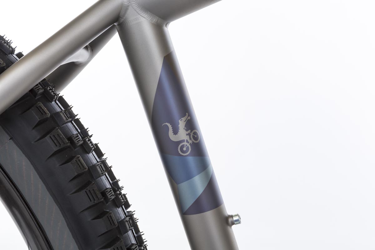 Moots Womble widens tire clearance & tubing for aggressive new titanium hardtail
