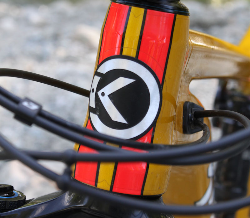 Knolly Warden LT, head tube stripes