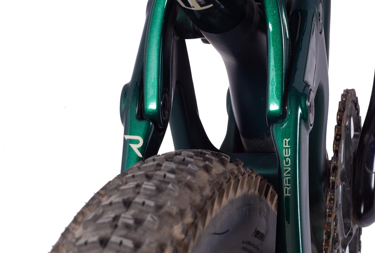 Revel Ranger carbon 29 mountain bike 2.6" tire clearance