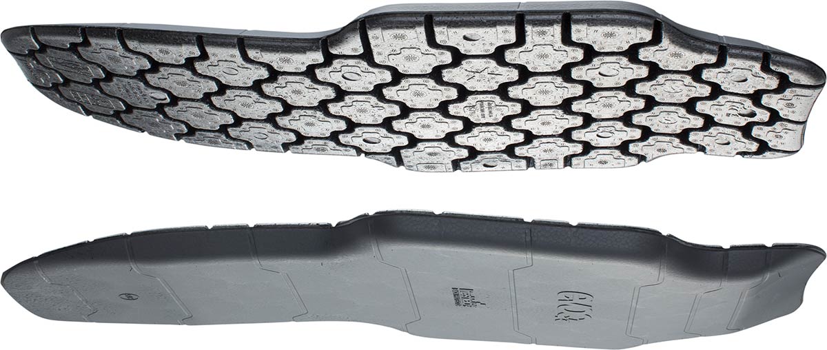 evoc liteshield plus back protector is flexible ergonomic ventialted spine protection for extreme sport