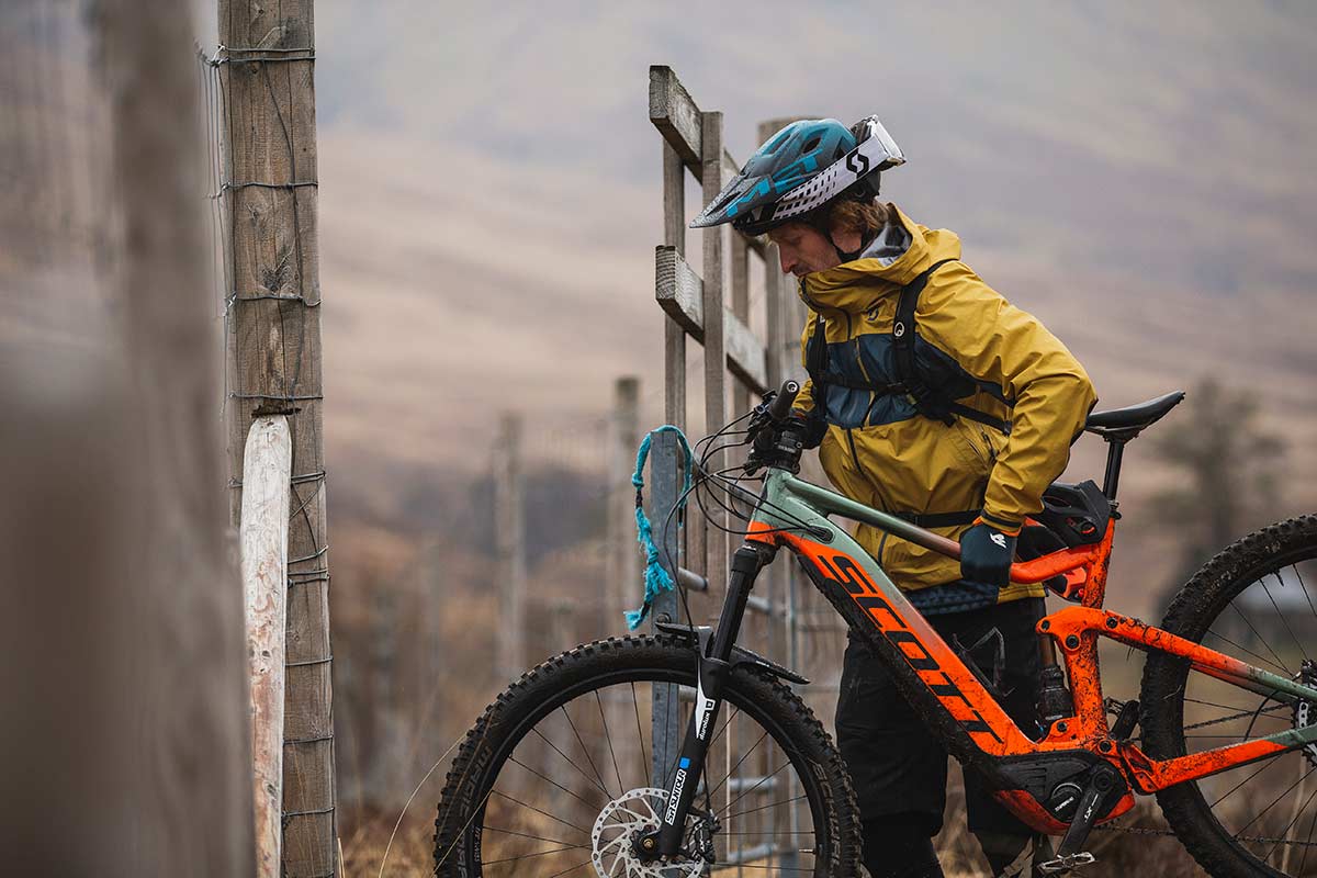 liam moynihan scotland scott suntour met helmet sponsored rider
