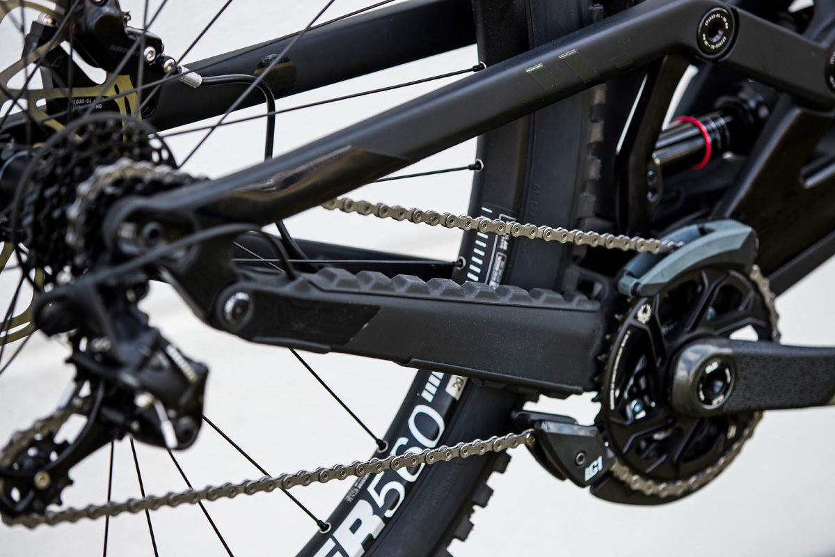 2021 Canyon Sender CFR DH bike, lightweight full carbon World Cup downhill race mountain bike
