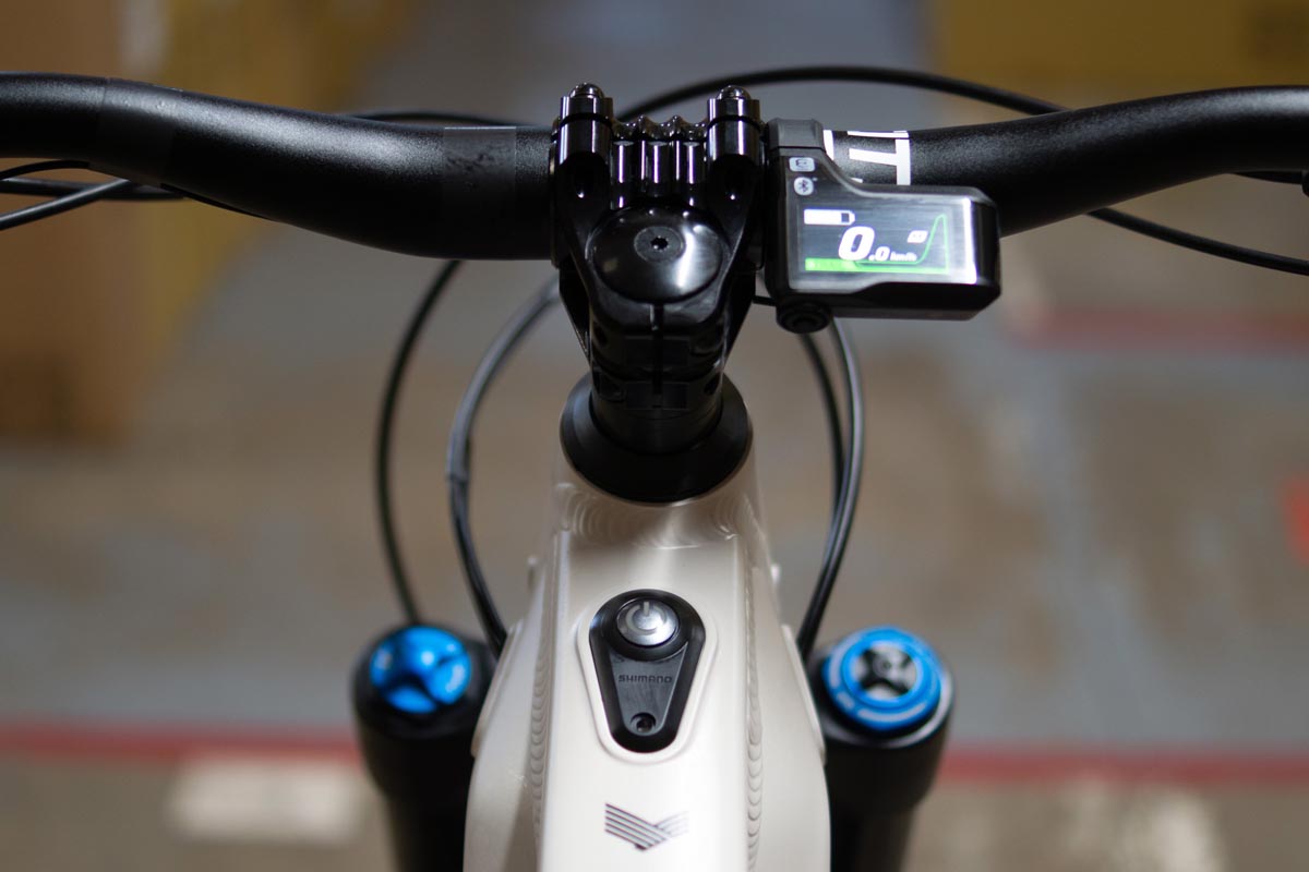 E-161 e-bike with Shimano EP8 display