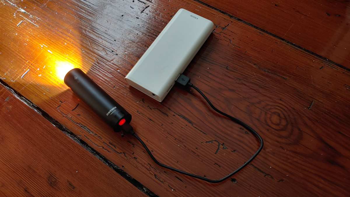 ravemen cr1000 light review