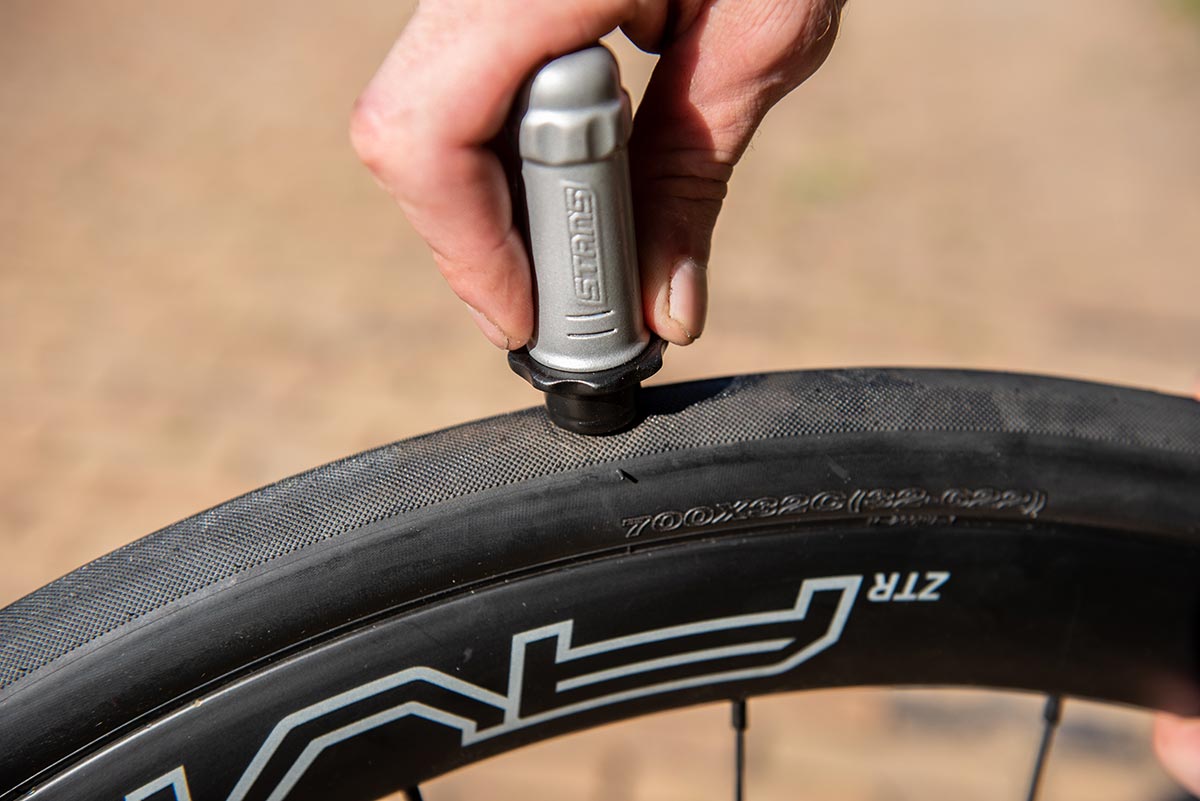 stans dart reacts with stans tubeless sealant to form plug