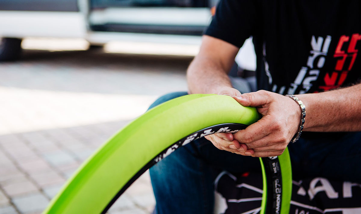 vittoria showing airliner on rim fit tight