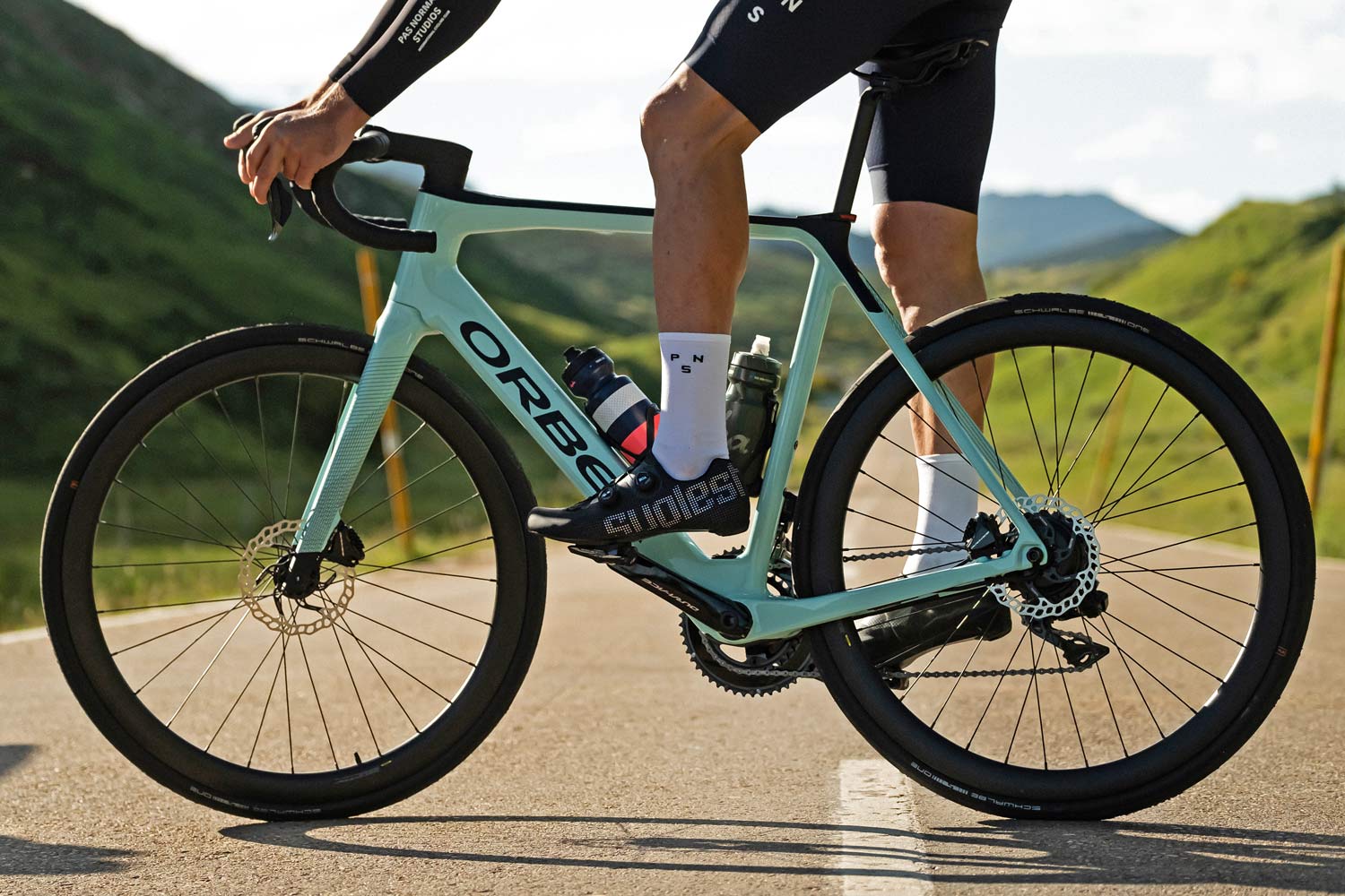 2021 Orbea Gain carbon e-road all-road gravel e-bike, noon-driveside