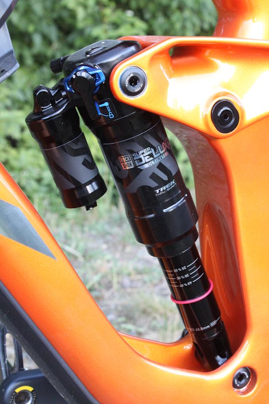 2021 Trek Slash 9.9 X01, RockShox Super Deluxe Ultimate Thru-Shaft shock
