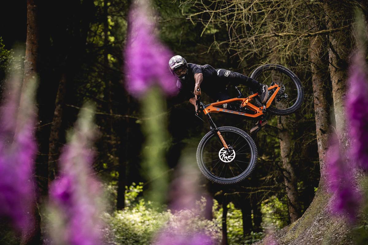 2021 Trek Slash, whip!