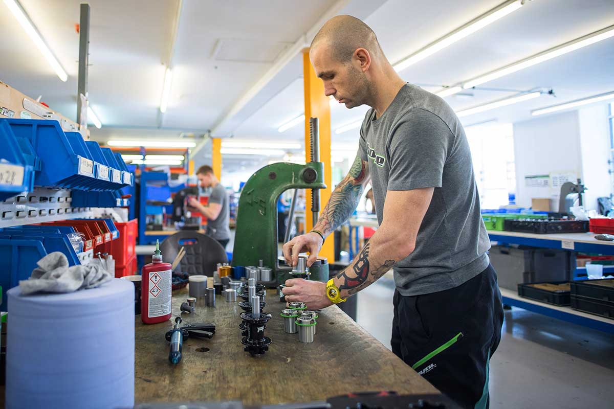 hope technolohy hq old barnoldswick hub assembly