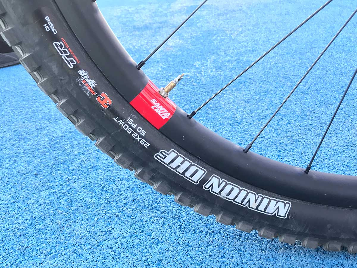 maxxis minion dhf santa cruz reserve carbon rims dh casing max grio