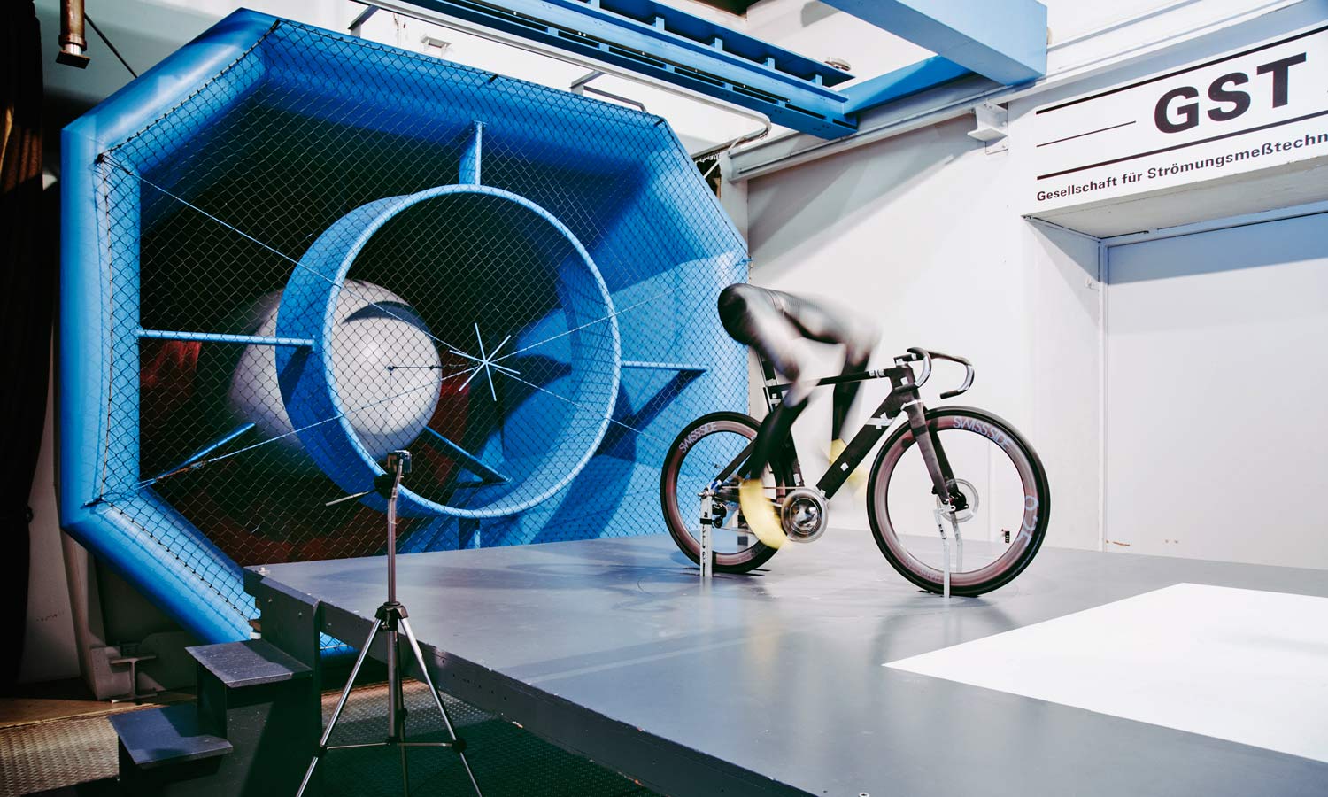 2021 Canyon Aeroad CFR carbon aero road bike, Ferdi in GST