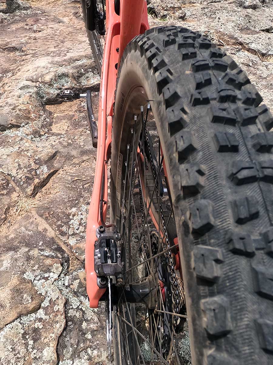 fezzari delano peak frame features and tech details with full ride review