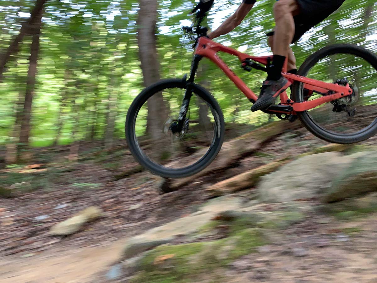 riding the fezzari delano peak mountain bike on trails