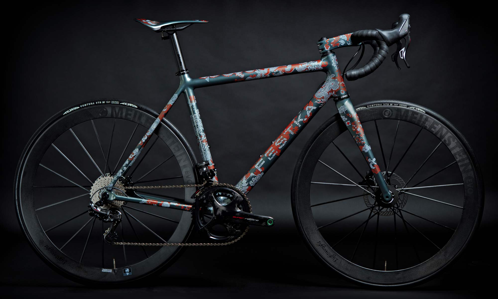 Festka Scalatore Samurai Prime road bike, full-custom hand-painted lightweight handmade Czech carbon road bike, design by Michal Bačák, studio