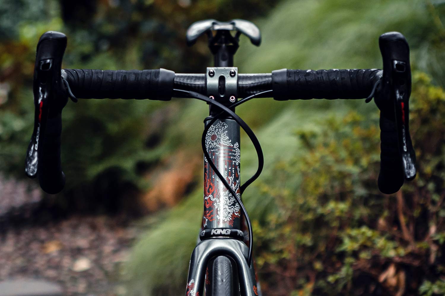 Festka Scalatore Samurai Prime road bike, full-custom hand-painted lightweight handmade Czech carbon road bike, design by Michal Bačák, headtube