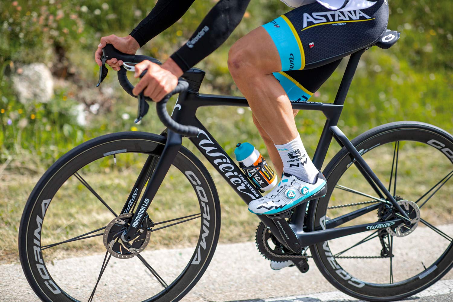 Wilier Filante SLR aero road bike, pro lightweight all-rounder carbon aero road race bike, Team Astana