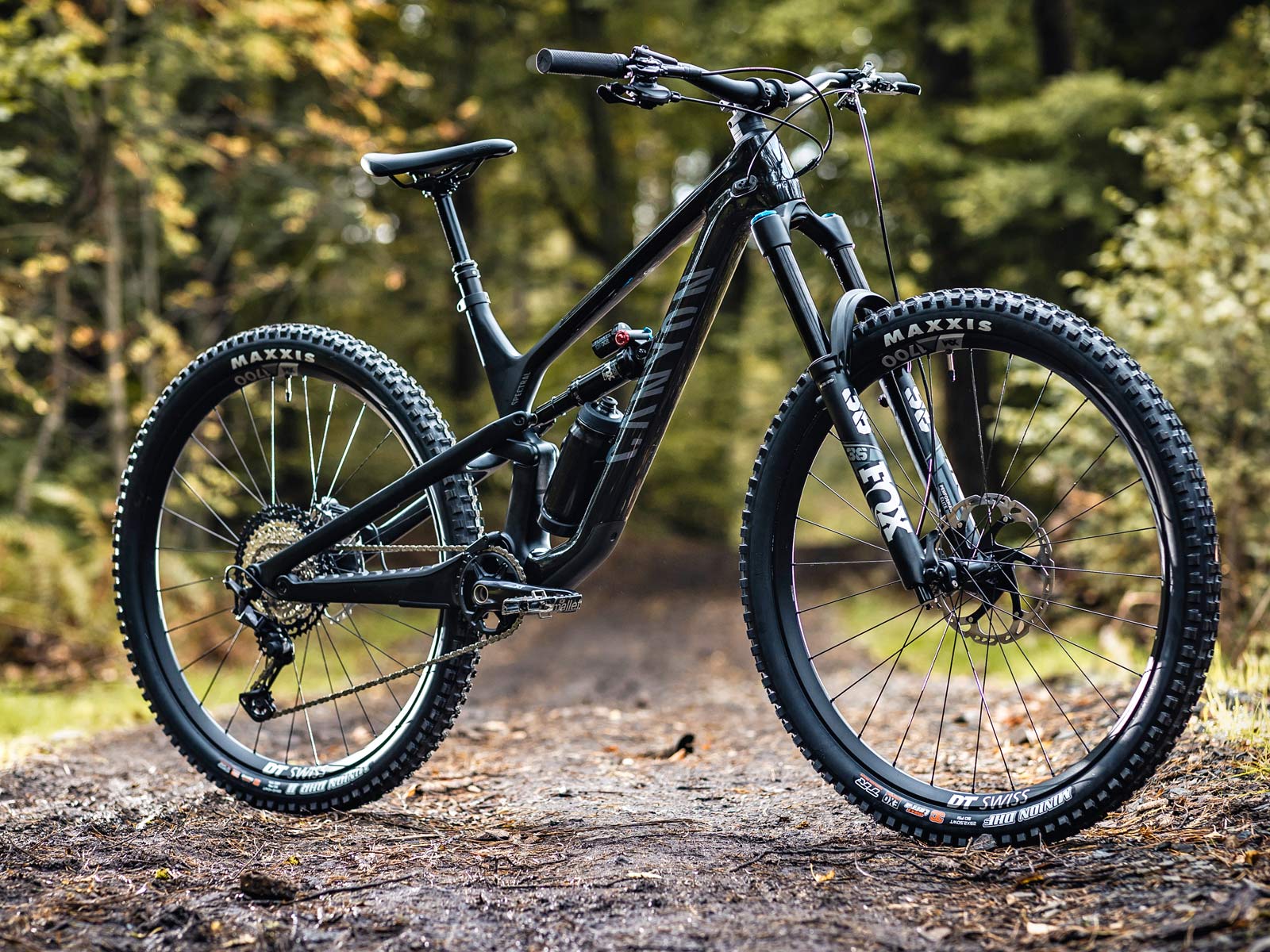 2021 Canyon Spectral 29 CF trail bike, lightweight carbon 150mm all-mountain bike, photo by Roo Fowler, angled