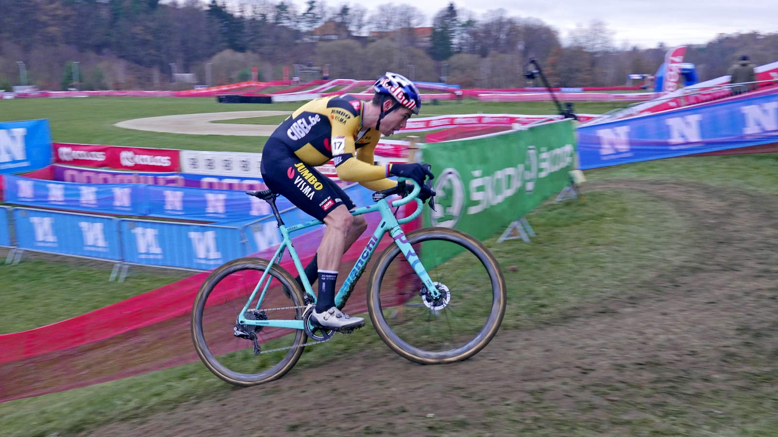CX Pro Bike Check: Bianchi Zolder Pro carbon cyclocross bike, Wout van Aert at UCI Cyclo-Cross World Cup Tabor, solo racing
