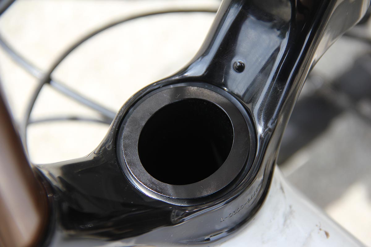 fox 38 eliptical steerer tube adds torsional stiffness