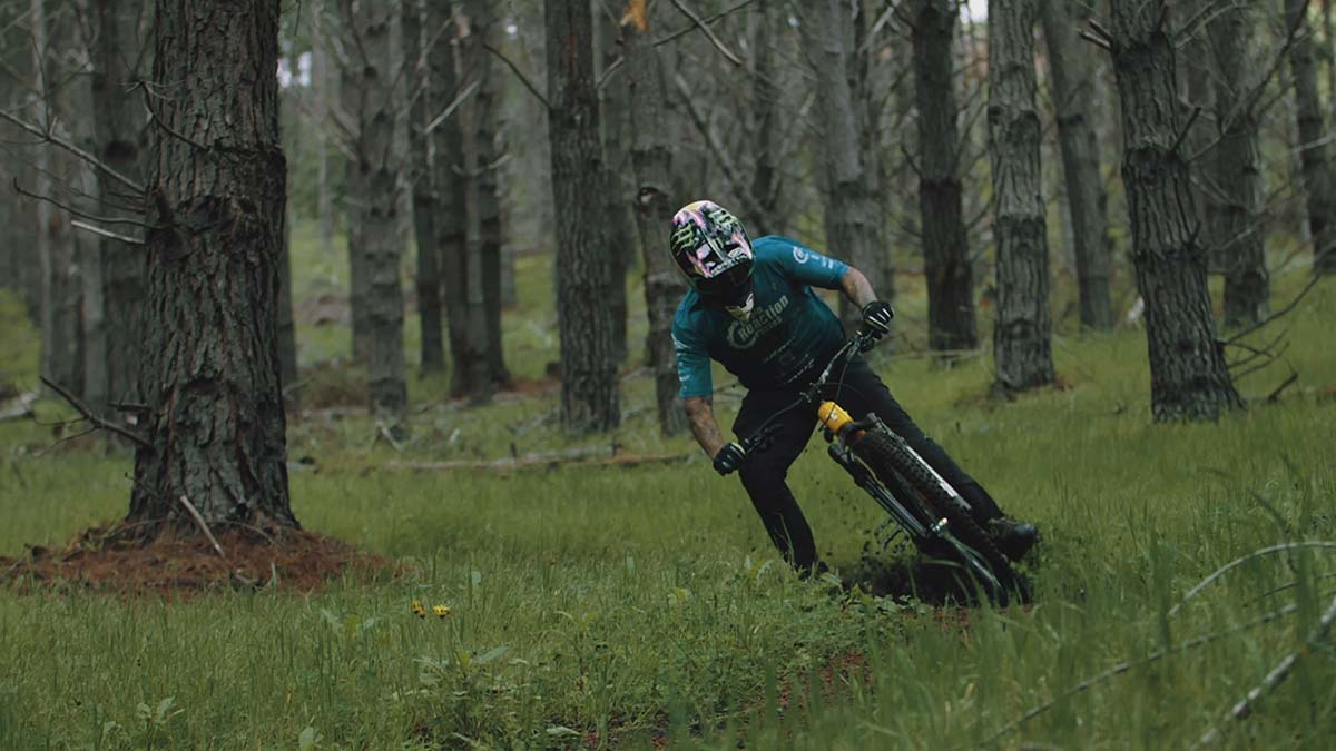 sam hill riding mega 290c lingalonga enduro trails australia