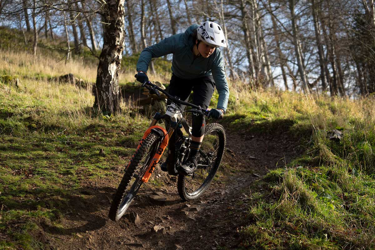 riding singletrack corners tweed valley scotland testing fox 38 enduro fork factory grip2 damper vvc