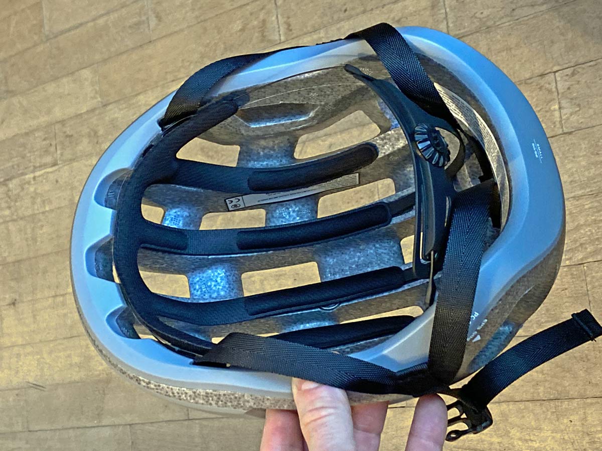 POC Ventral Lite ultralight helmet, fully vented lightweight 182g road bike helmet, inside