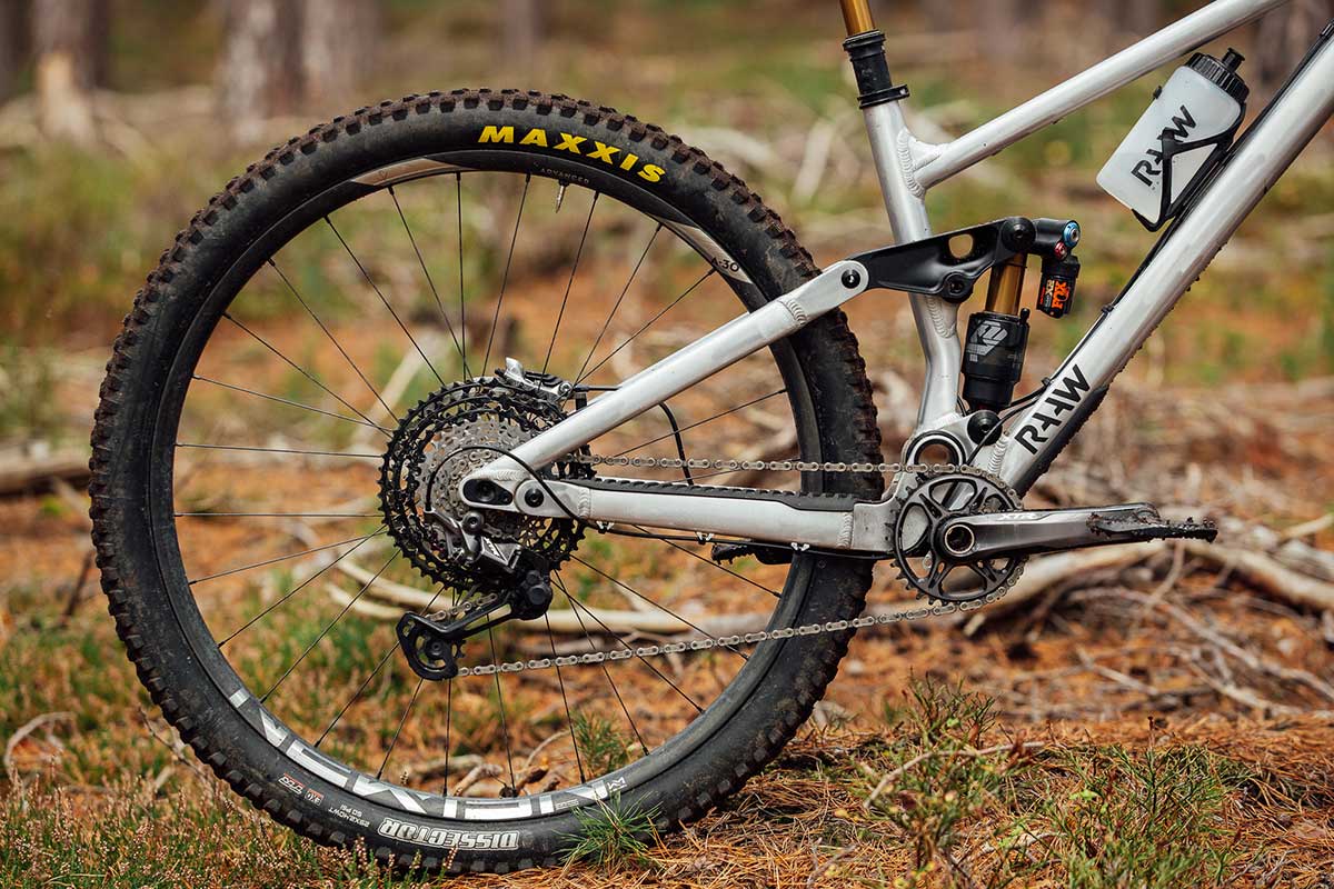 raaw jibb 135mm travel trail bike