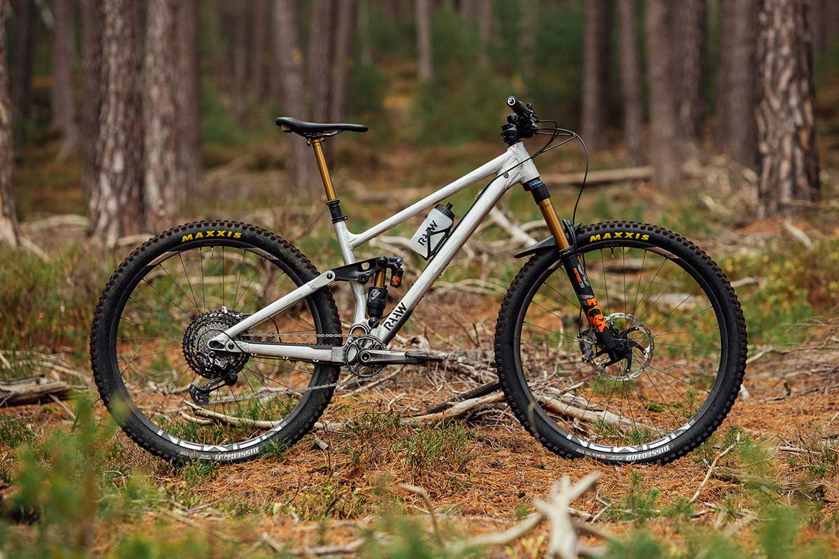 raaw jibb mid travel tail bike 29" wheels
