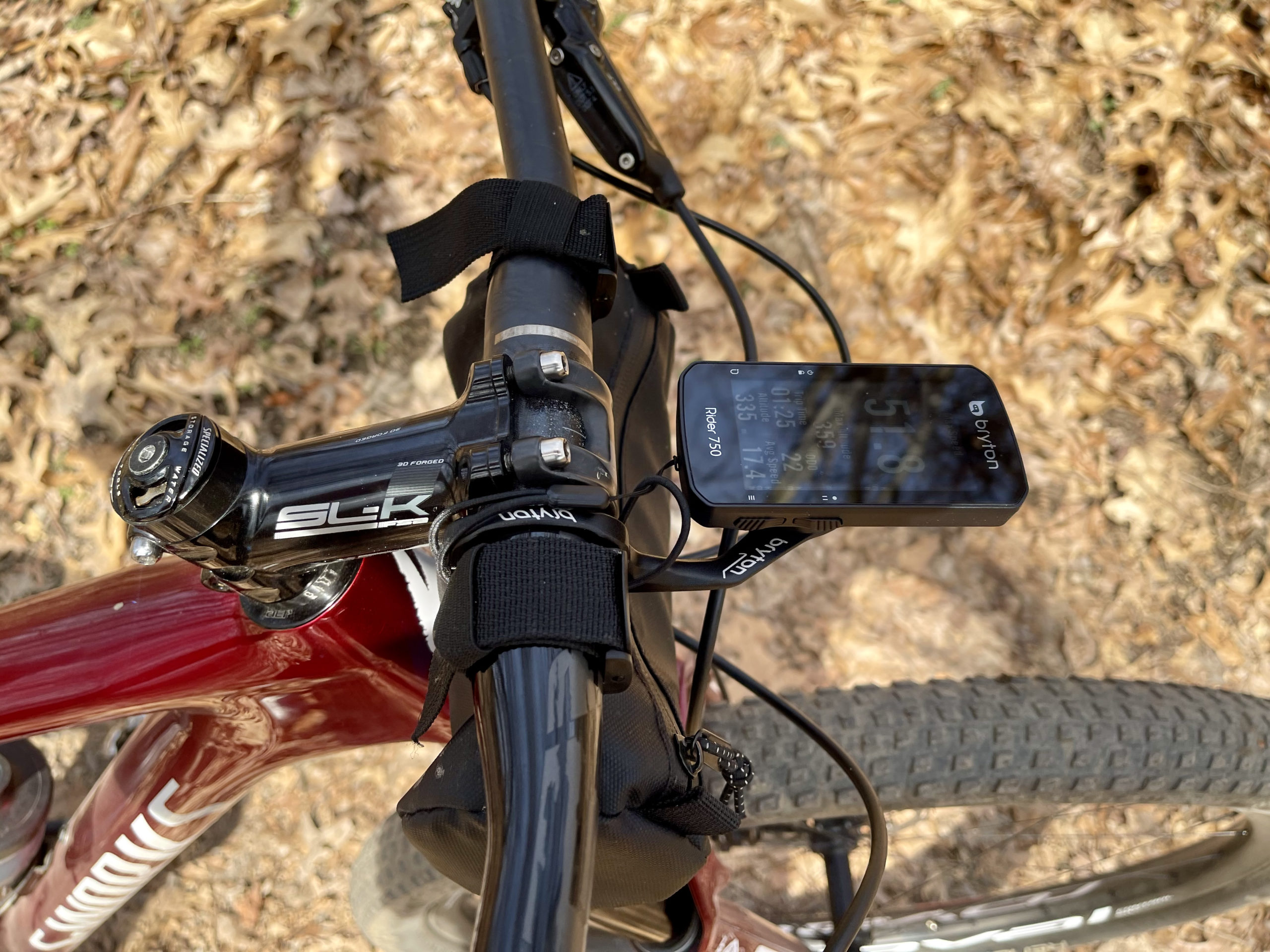 Bryton Rider 750 Review unit close up