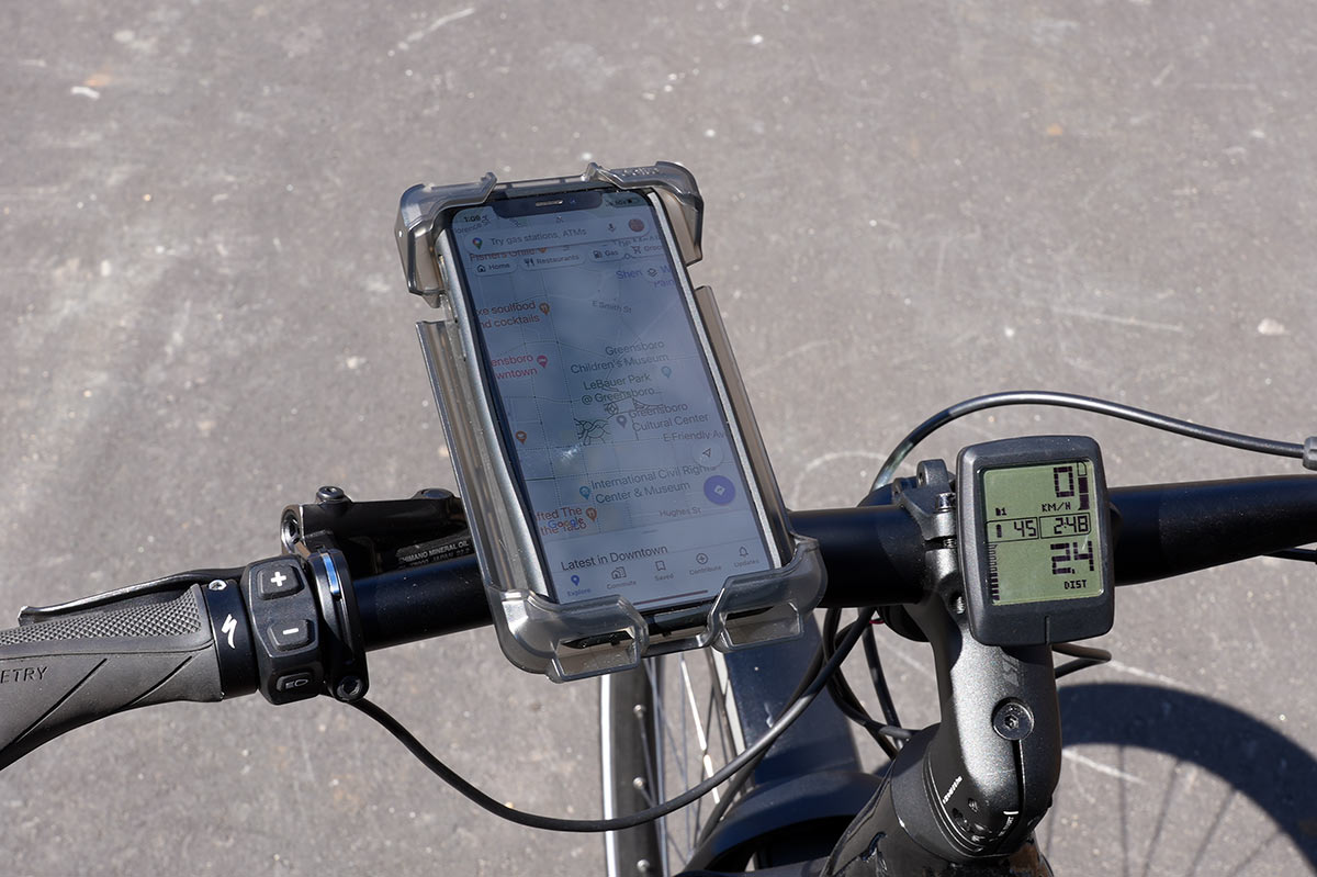 delta smartphone holder xl handlebar mounted phone case